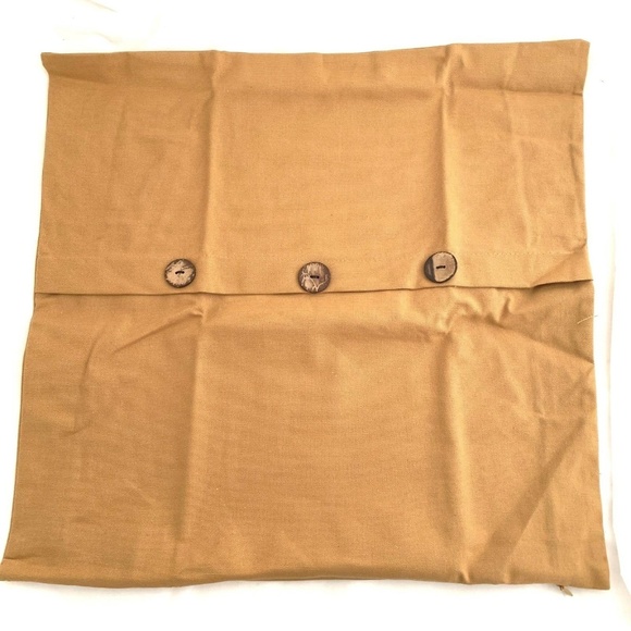 Signature Homestyles Other - Pillow cover pillowcase caramel brown button 18x18